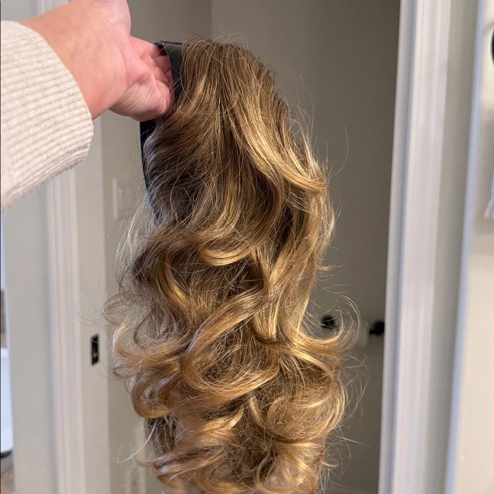 NWOT The Headband Fall Wavy By Toni Brattin Hair Piece - Picture 2 of 8